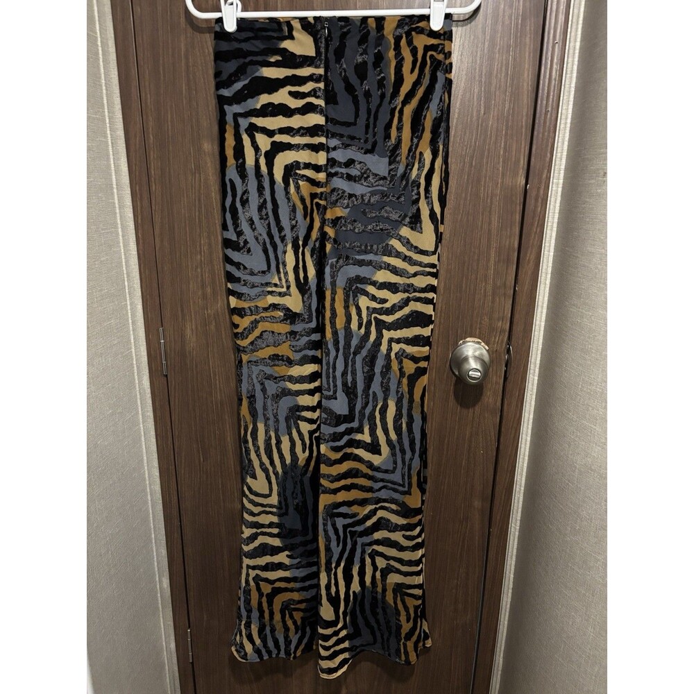 Nasty Gal Women’s Animal Devore Midi Skirt Size 4 With Back Zipper - Picture 3 of 9
